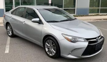 2015 Toyota Camry SE full