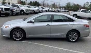 2015 Toyota Camry SE full