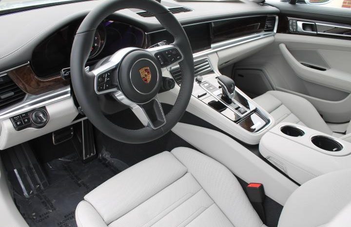 2018 Porsche Panamera 4S full