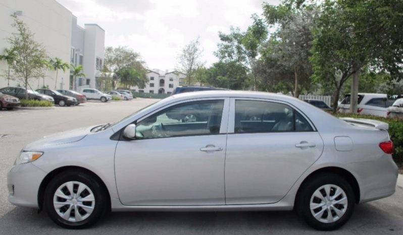 2010 Toyota Corolla LE full