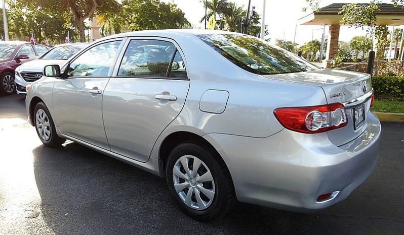2013 Toyota Corolla L full