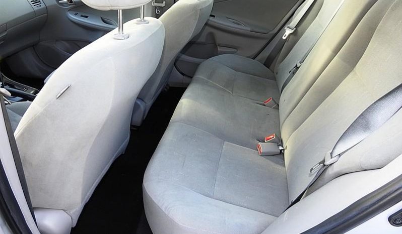2013 Toyota Corolla L full