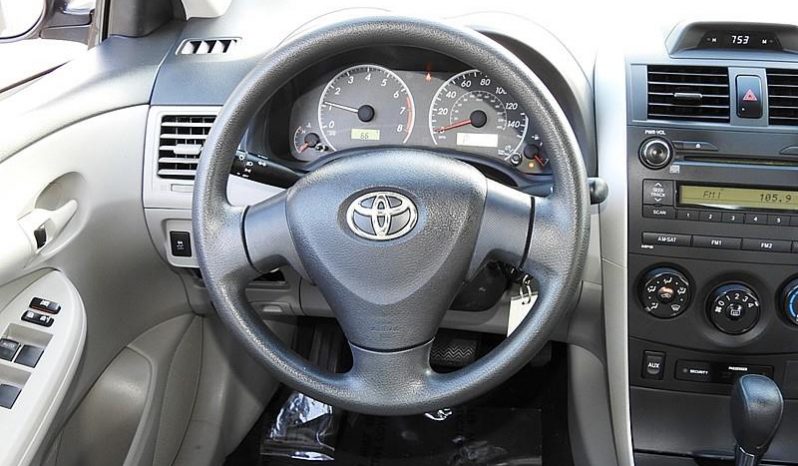 2013 Toyota Corolla L full