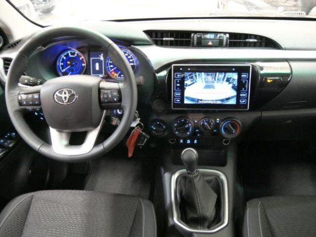 2018 Toyota Hilux Extra Cab full