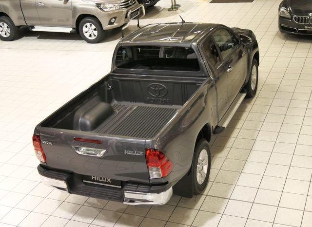 2018 Toyota Hilux Extra Cab full