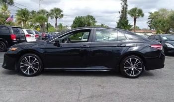 2018 Toyota Camry SE full