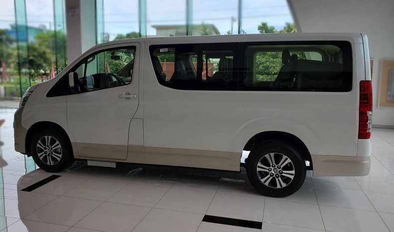 2020 Toyota Hiace GL Grandia Tourer full