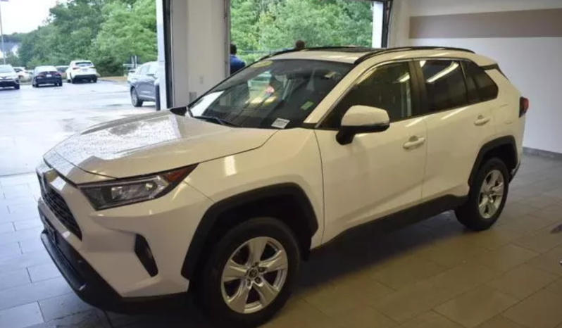 2019 Toyota RAV4 XLE full