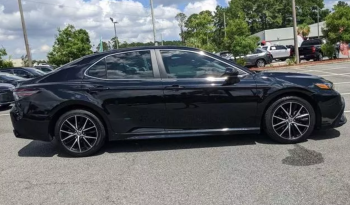 2021 Toyota Camry SE full