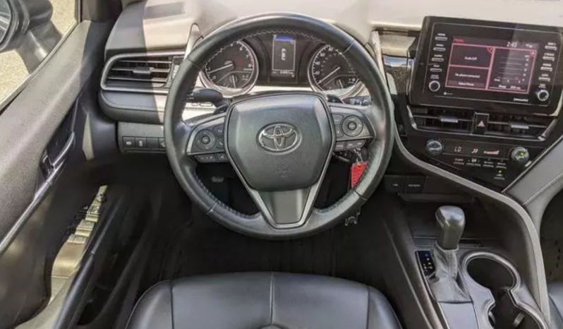2021 Toyota Camry SE full