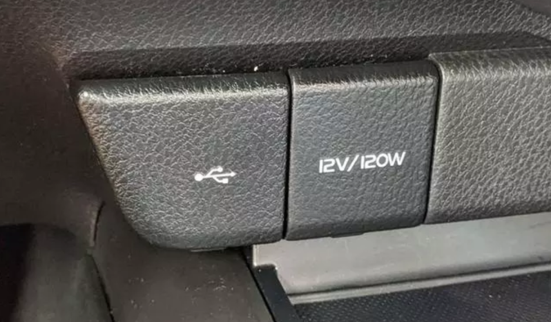 2021 Toyota Camry SE full