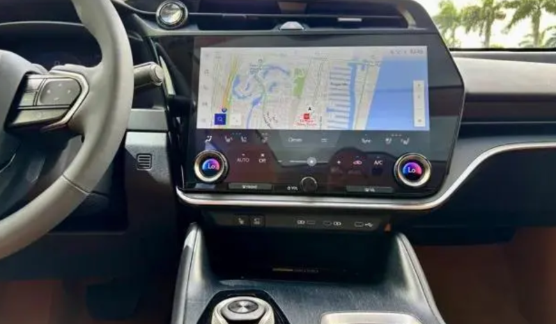 2023 Lexus RZ 450e Luxury full