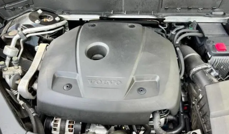 2022 Volvo XC90 T5 Momentum full