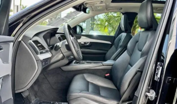 2022 Volvo XC90 T5 Momentum full