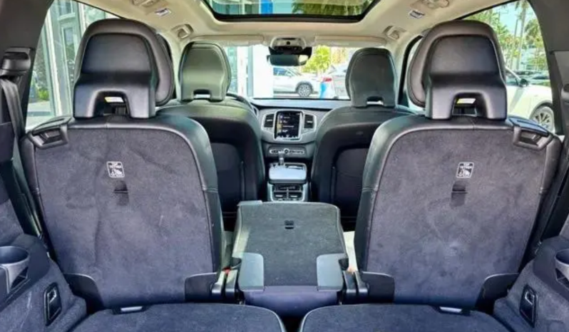2022 Volvo XC90 T5 Momentum full