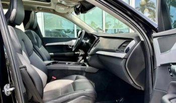 2022 Volvo XC90 T5 Momentum full