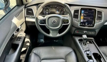 2022 Volvo XC90 T5 Momentum full