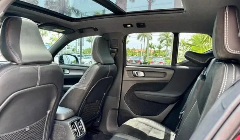 2021 Volvo XC40 Recharge Pure Electric P8 full