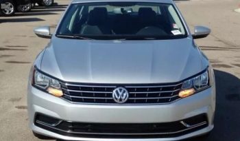 2018 Volkswagen Passat 2.0T SE full