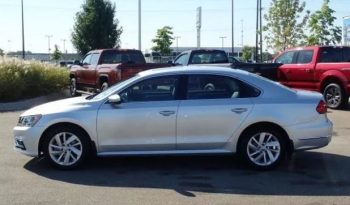 2018 Volkswagen Passat 2.0T SE full
