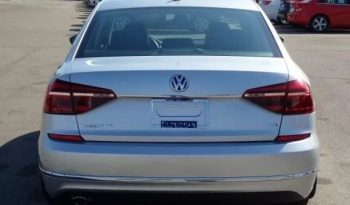 2018 Volkswagen Passat 2.0T SE full