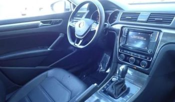 2018 Volkswagen Passat 2.0T SE full