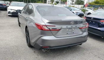 2025 Toyota Camry SE full