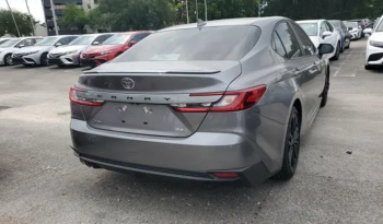 2025 Toyota Camry SE full
