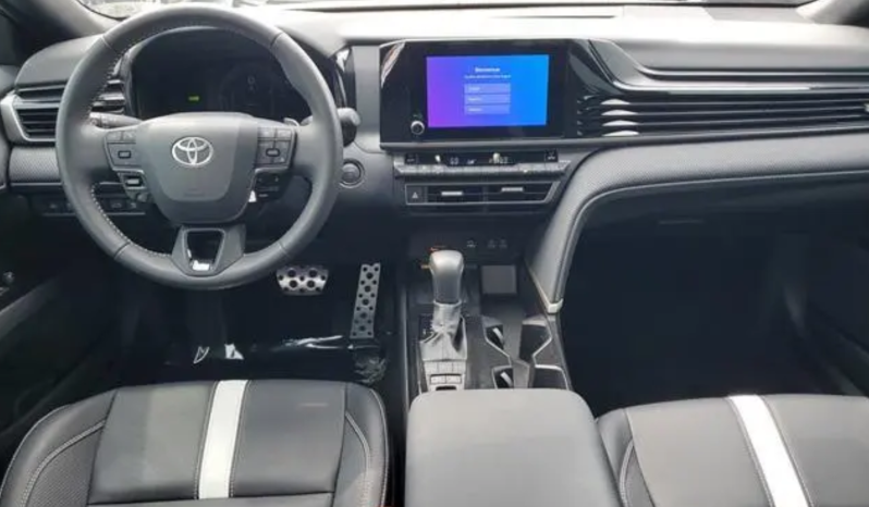 2025 Toyota Camry SE full