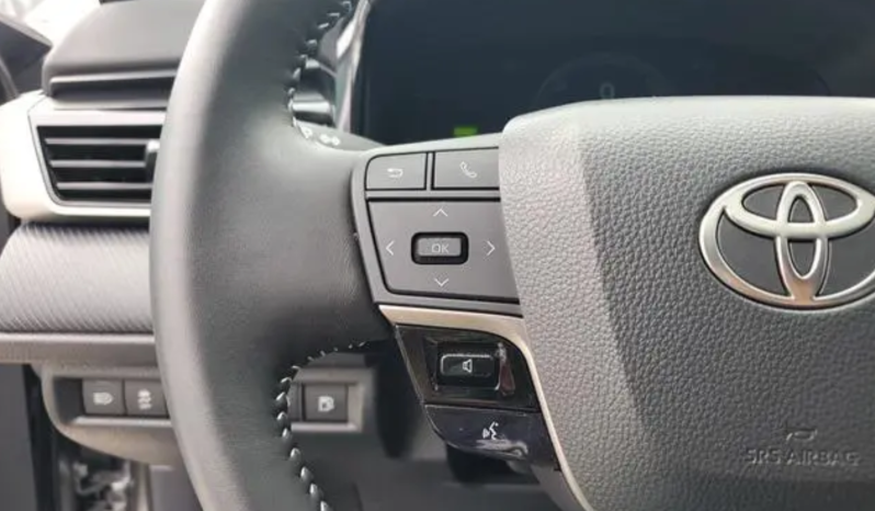 2025 Toyota Camry SE full