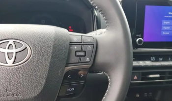 2025 Toyota Camry SE full
