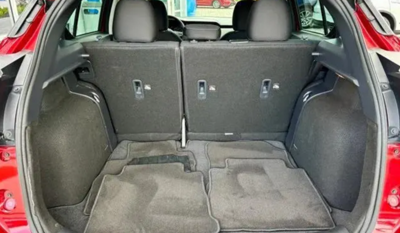 2024 Nissan Kicks SV full
