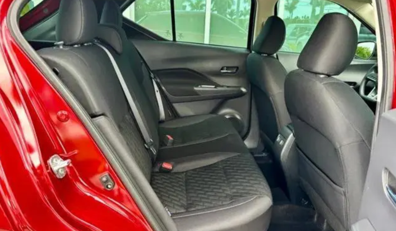 2024 Nissan Kicks SV full