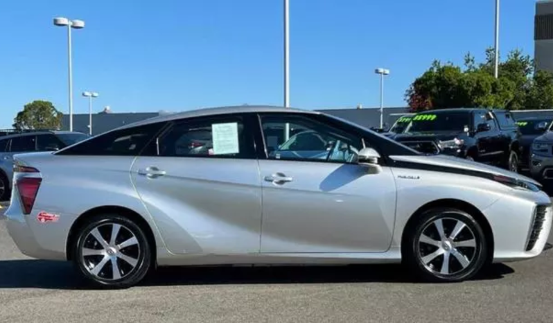 2017 Toyota Mirai Base full