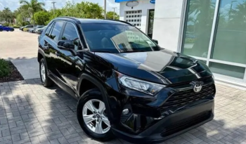 2021 Toyota RAV4 XLE full