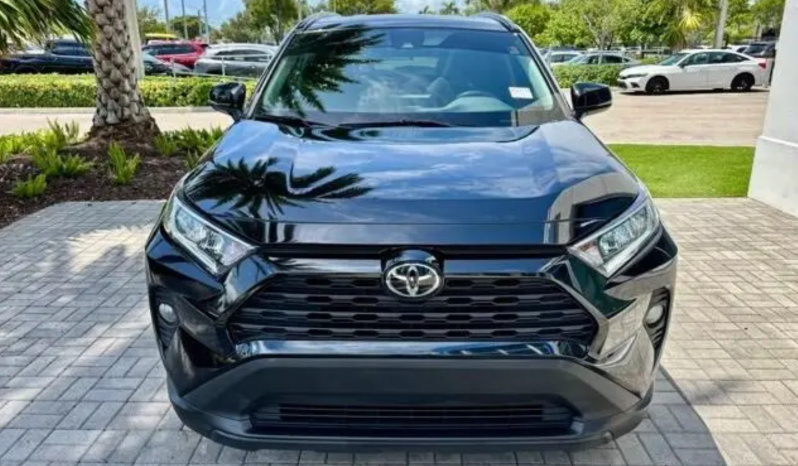 2021 Toyota RAV4 XLE full