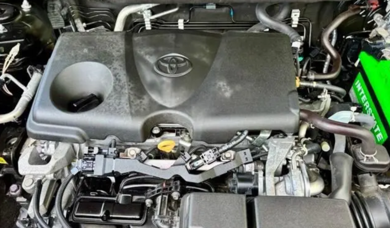 2021 Toyota RAV4 XLE full