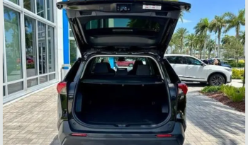 2021 Toyota RAV4 XLE full