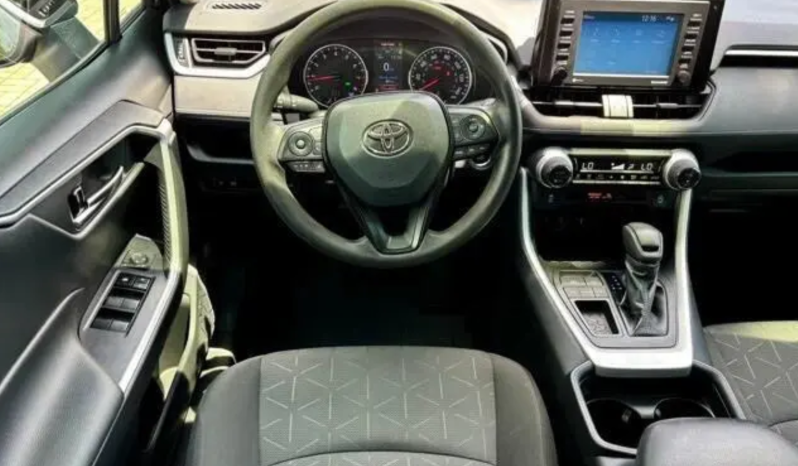 2021 Toyota RAV4 XLE full