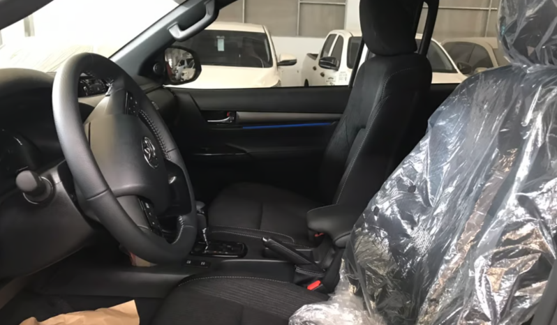 2025 Toyota Hilux Double Cab Revo Conquest 2.8L Diesel full