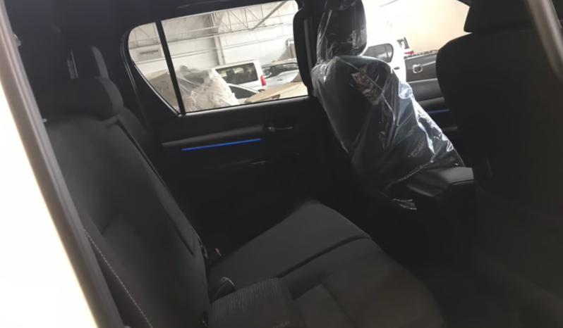 2025 Toyota Hilux Double Cab Revo Conquest 2.8L Diesel full