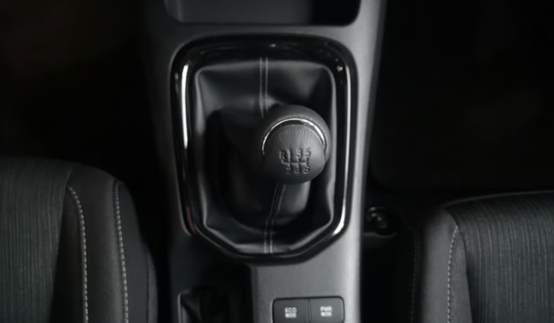 2025 Toyota Hilux Double Cab Revo Conquest 2.8L Diesel full