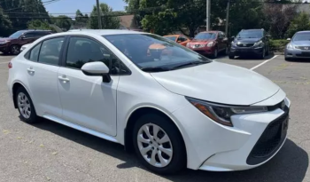 2022 Toyota Corolla LE full