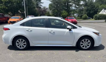 2022 Toyota Corolla LE full
