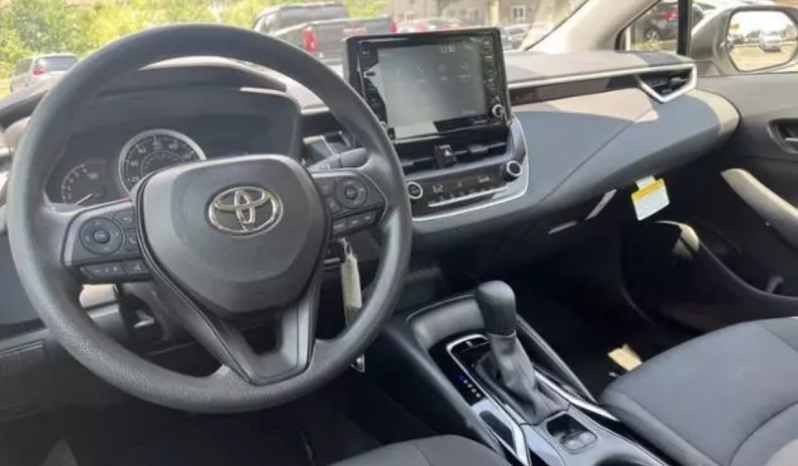 2022 Toyota Corolla LE full