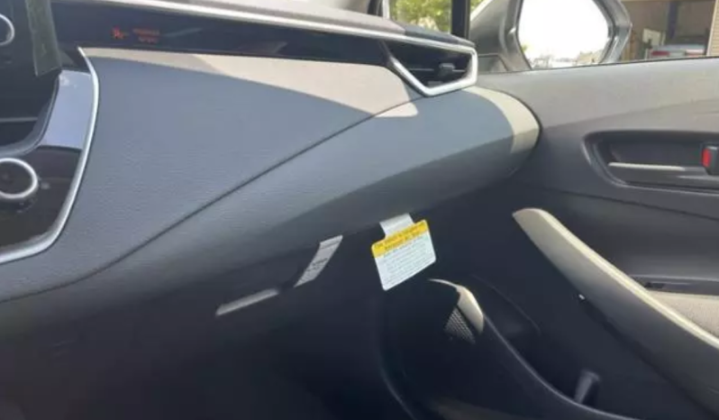 2022 Toyota Corolla LE full