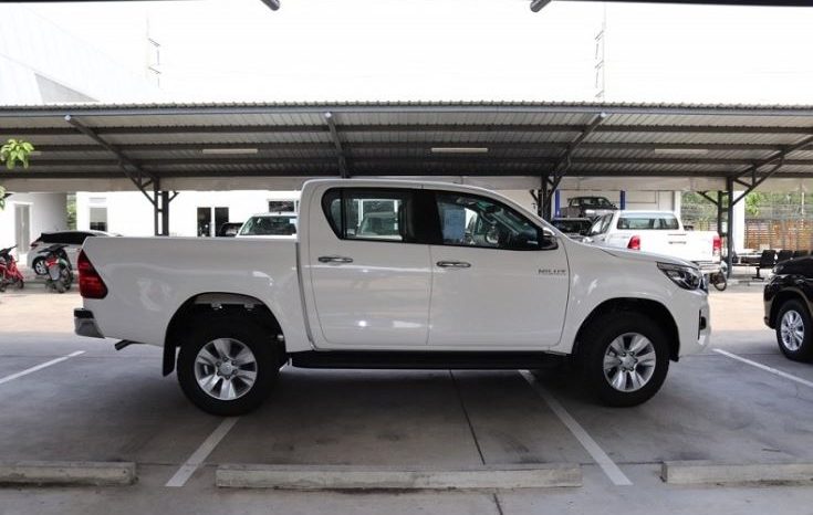 2020 Toyota Hilux Revo Double Cab G full