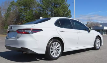 2022 Toyota Camry LE full