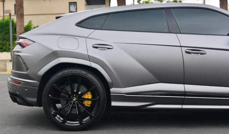 2020 Lamborghini Urus Base full