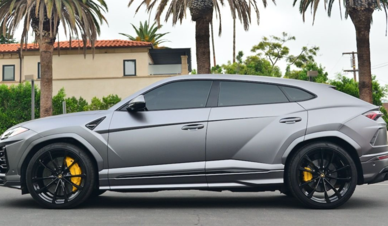 2020 Lamborghini Urus Base full